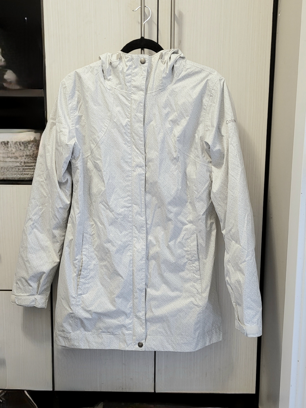 Columbia Women's Light  Hooded Rain Jacket